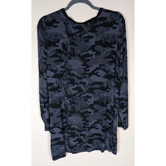 Torrid Perfect Super Soft V-Neck Long Sleeve Camouflage Top Size 3X Camo Black - Picture 4 of 7